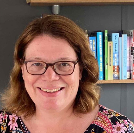 Stichting Ouderwijs richt zich op ouders en verzorgers van jeugd die op de wachtlijst staan voor ambulante specialistische jeugdhulp waarvoor een verwijzing nodig is.